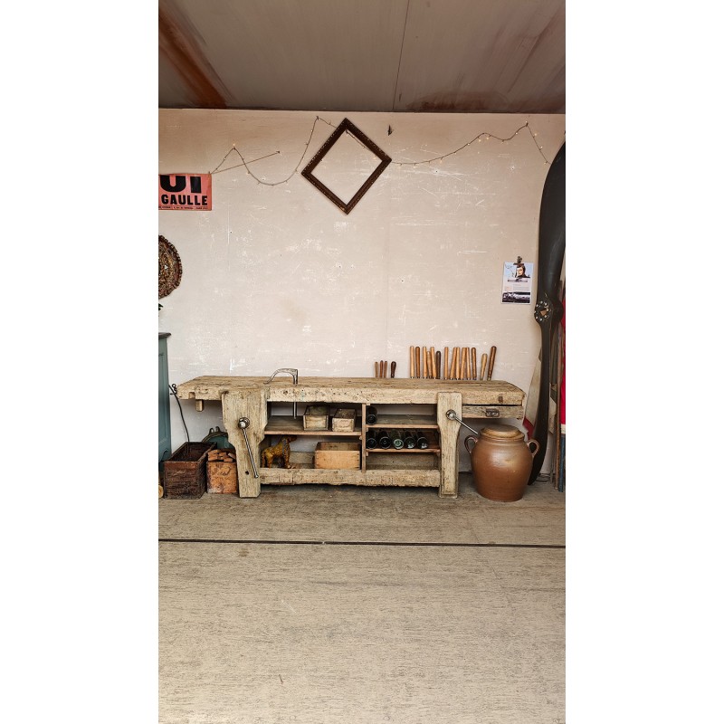 L'établi du sculpteur230 cm x 49 cm X 74 cm en hauteur
